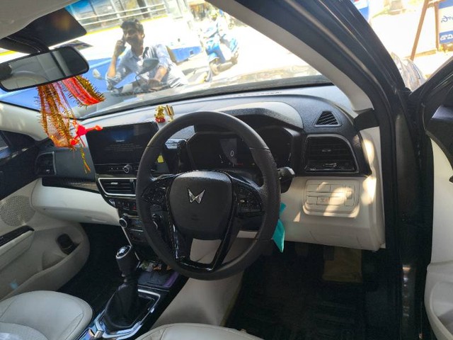 Second-hand 2025 Mahindra XUV 3XO AX5 Diesel for sale in Ongole-2