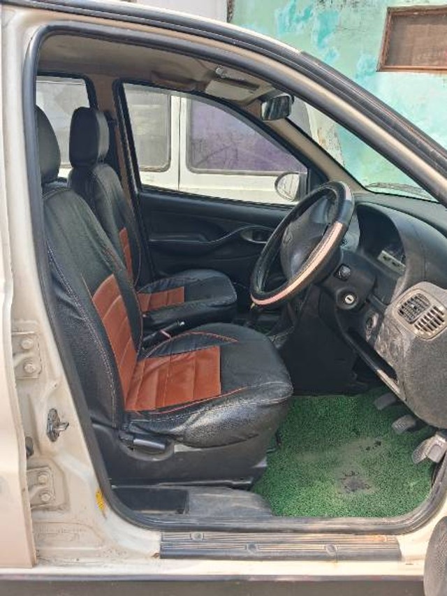 Second-hand 2013 Tata Indigo eLS BS IV for sale in Lakhimpur Kheri-2