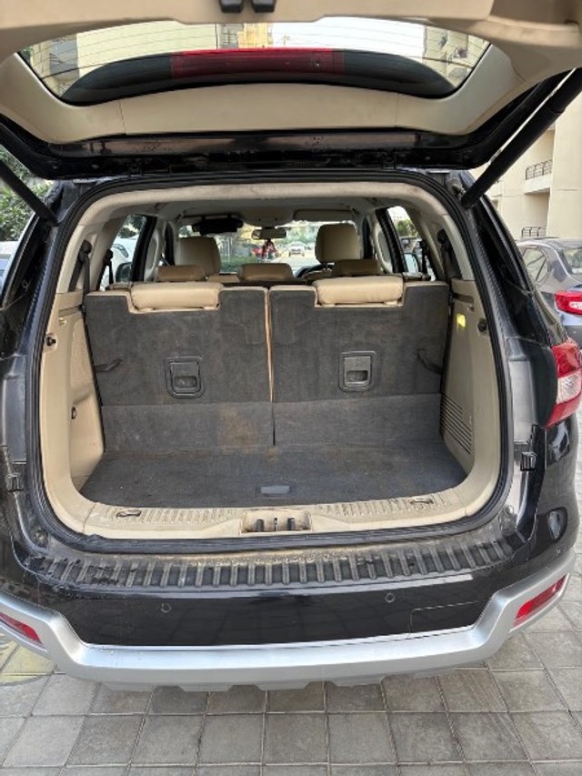 Second-hand 2016 Ford Endeavour 2.2 Trend AT 4X2 for sale in Lucknow-3