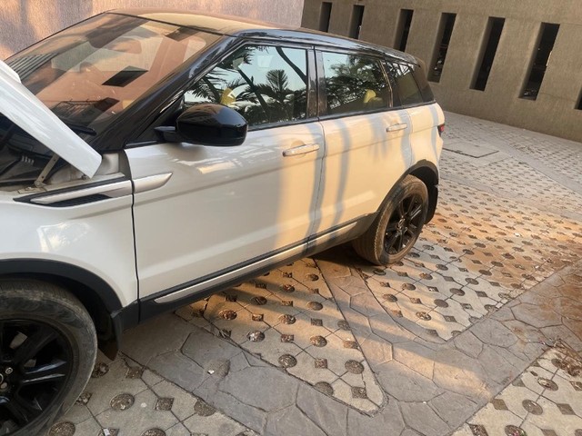 Second-hand 2016 Land Rover Range Rover Evoque HSE for sale in Pune-14