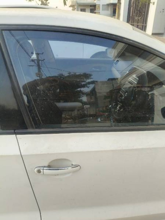 Second-hand 2017 Volkswagen Vento 1.5 TDI Highline AT for sale in Dungarpur-3