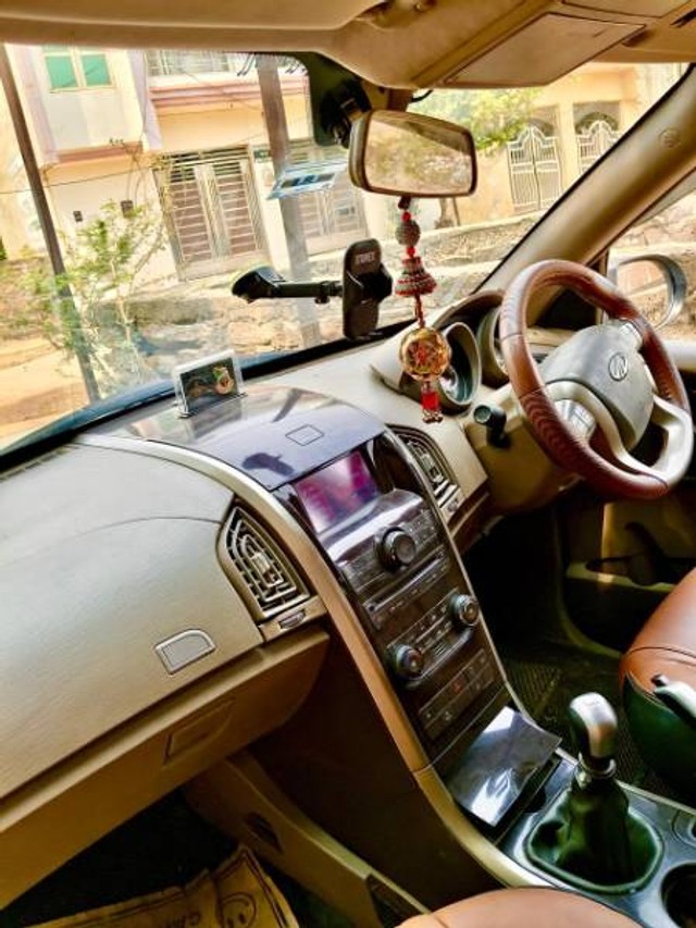 Second-hand 2013 Mahindra XUV500 W8 FWD for sale in Morena-2