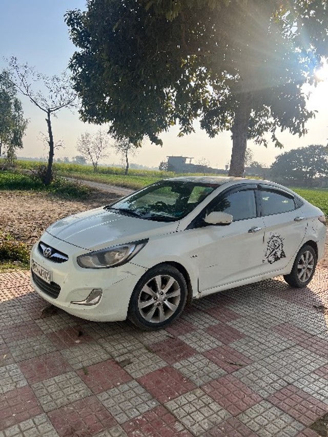 Second-hand 2011 Hyundai Verna 1.6 SX for sale in Amritsar-6