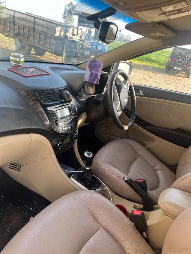 Second-hand 2011 Hyundai Verna 1.6 SX for sale in Amritsar-4