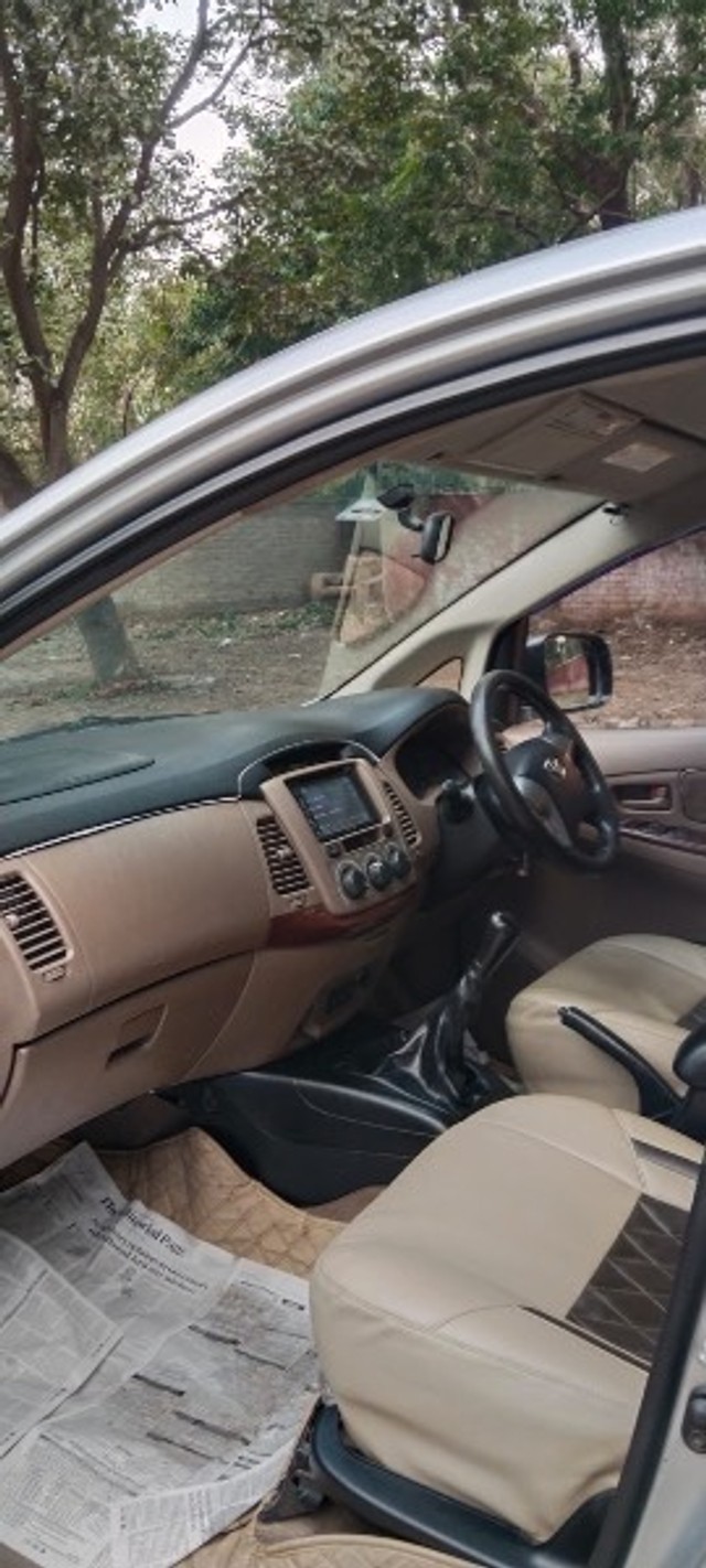 Second-hand 2015 Toyota Innova 2.5 G (Diesel) 7 Seater BS IV for sale in Chandigarh-3