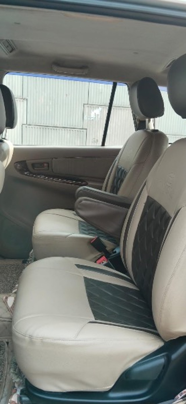 Second-hand 2015 Toyota Innova 2.5 G (Diesel) 7 Seater BS IV for sale in Chandigarh-4