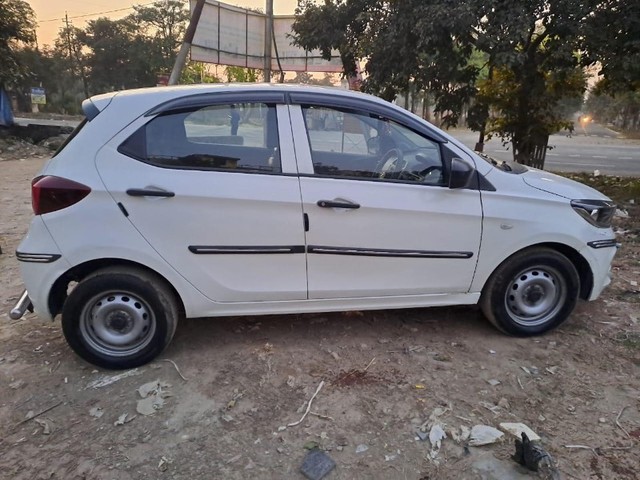 Second-hand 2022 Tata Tiago XE BSVI for sale in Amroha-1