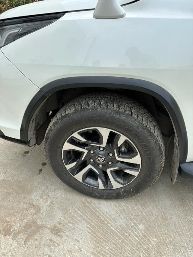Toyota Fortuner Legender 4x4 AT 2023 Second-hand 2021 Toyota Fortuner Legender 4x4 AT 2023 for sale in Hyderabad-2
