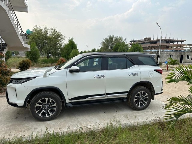 Toyota Fortuner Legender 4x4 AT 2023 Second-hand 2021 Toyota Fortuner Legender 4x4 AT 2023 for sale in Hyderabad-12