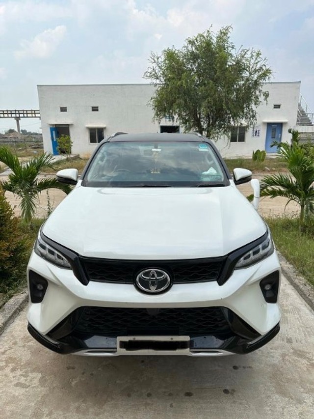 Toyota Fortuner Legender 4x4 AT 2023 Second-hand 2021 Toyota Fortuner Legender 4x4 AT 2023 for sale in Hyderabad-0
