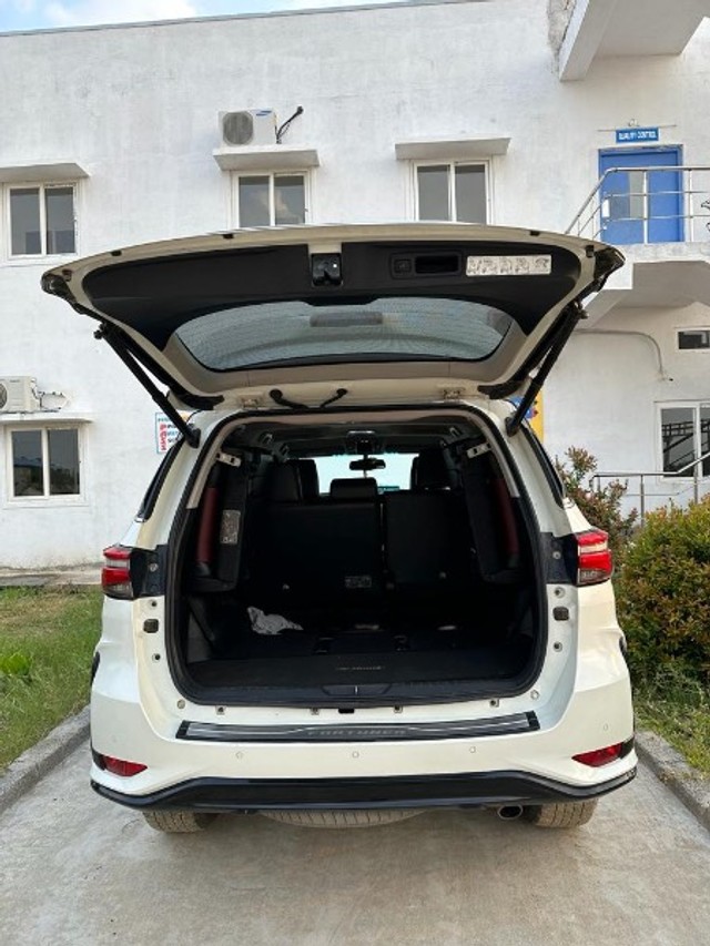 Toyota Fortuner Legender 4x4 AT 2023 Second-hand 2021 Toyota Fortuner Legender 4x4 AT 2023 for sale in Hyderabad-7