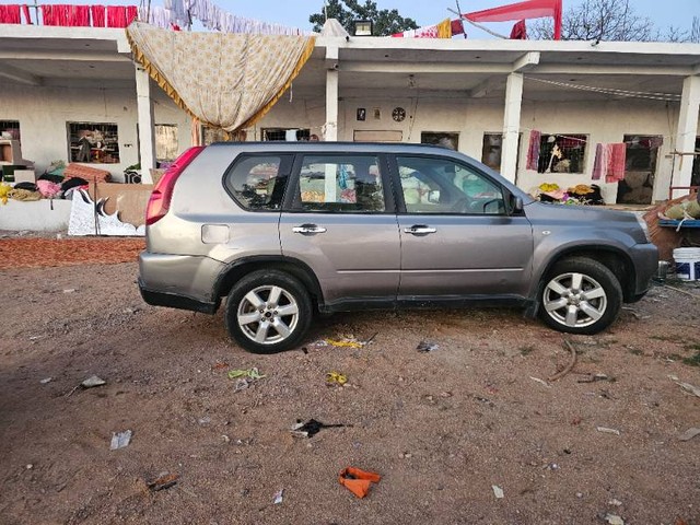 Nissan X-Trail LE Second-hand 2011 Nissan X-Trail LE for sale in Chattarpur-0