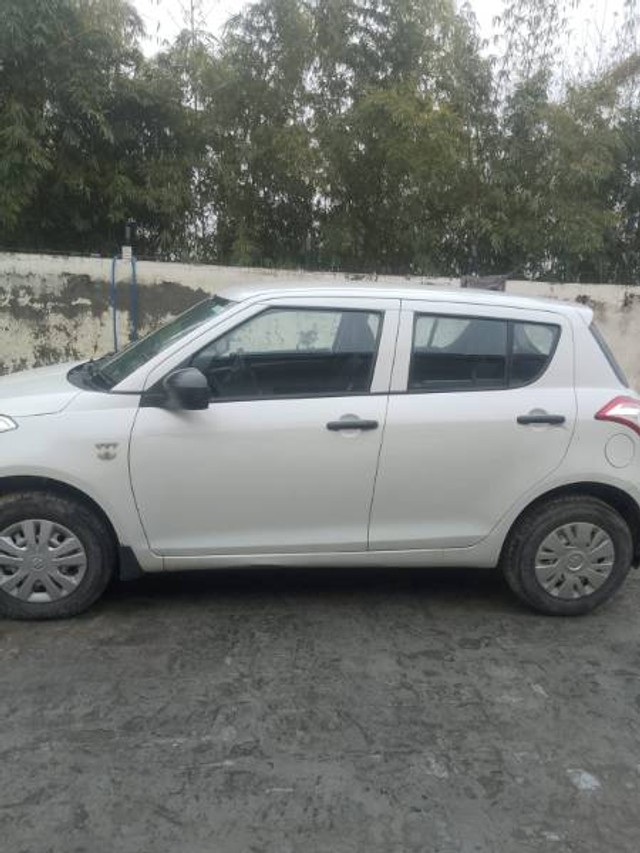 Second-hand 2017 Maruti Swift LXI Optional-O for sale in Ambala-2