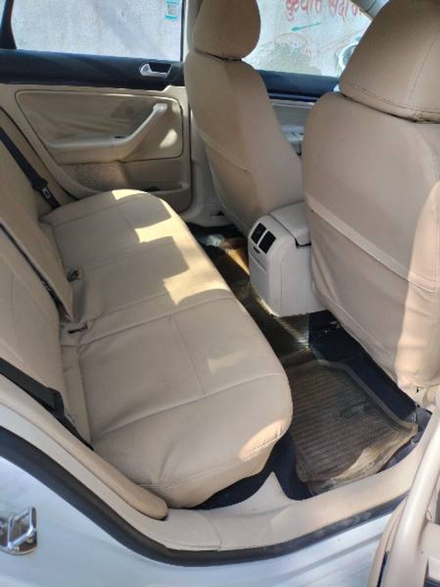 Second-hand 2010 Volkswagen Jetta 2.0 TDI Comfortline for sale in Nanded-3