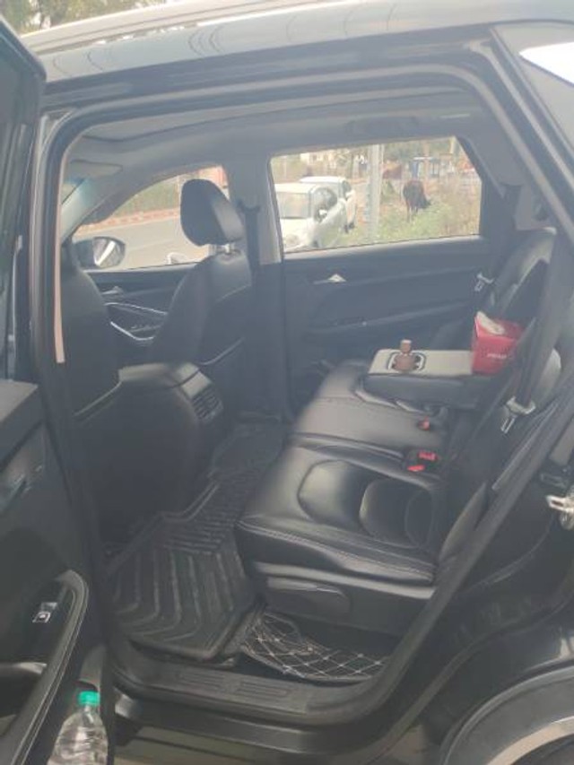 Second-hand 2020 MG Hector Plus Sharp DCT for sale in Ajmer-6
