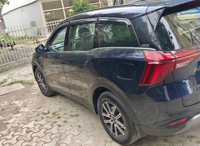 Second-hand 2024 Mahindra XUV700 AX7 7Str AT for sale in Greater Noida-4