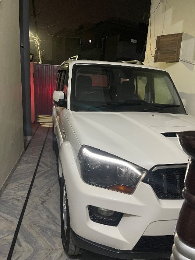 Second-hand 2017 Mahindra Scorpio S10 7 Seater 2WD for sale in Bathinda-4