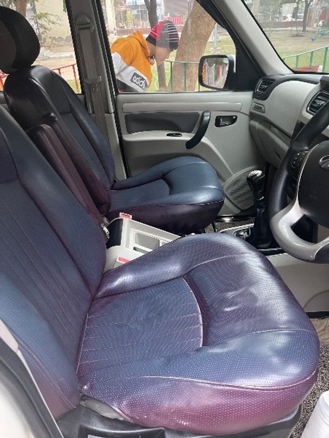 Second-hand 2017 Mahindra Scorpio S10 7 Seater 2WD for sale in Bathinda-7