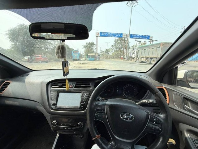Second-hand 2017 Hyundai i20 Asta 1.4 CRDi for sale in Ujjain-3