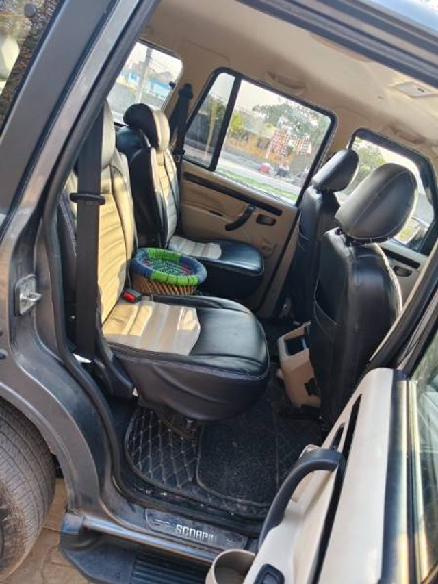 Second-hand 2023 Mahindra Scorpio S 11 7CC for sale in New Delhi-2