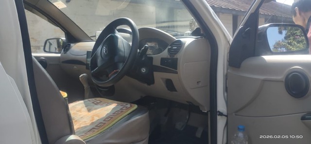 Second-hand 2017 Mahindra Xylo H4 for sale in Darjeeling-4