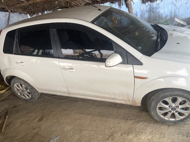 Second-hand 2013 Ford Figo Diesel EXI for sale in Auraiya-2