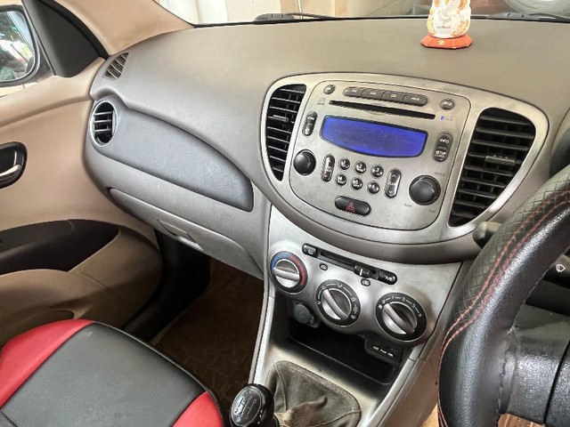 Second-hand 2011 Hyundai i10 Sportz for sale in Kanchipuram-4