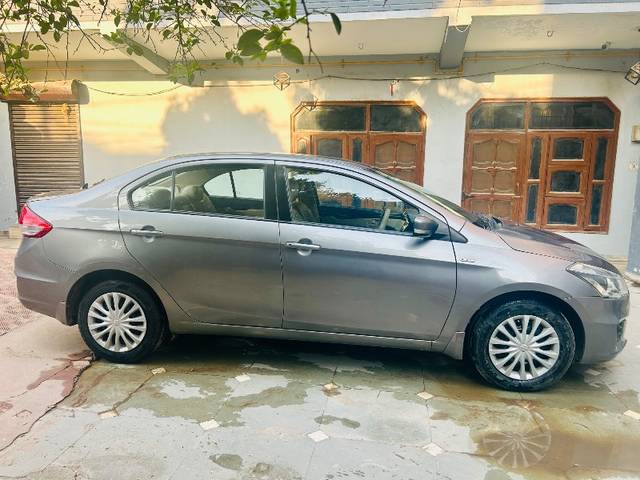 https://images10.gaadi.com/usedgaadi-sellcar/UsedCar/b65ce6e8-0030-4769-ad8b-987b55ff2a90/c07d641a-a9d7-4b70-b74f-3ff42aa6c1d7.jpeg?imwidth=6401