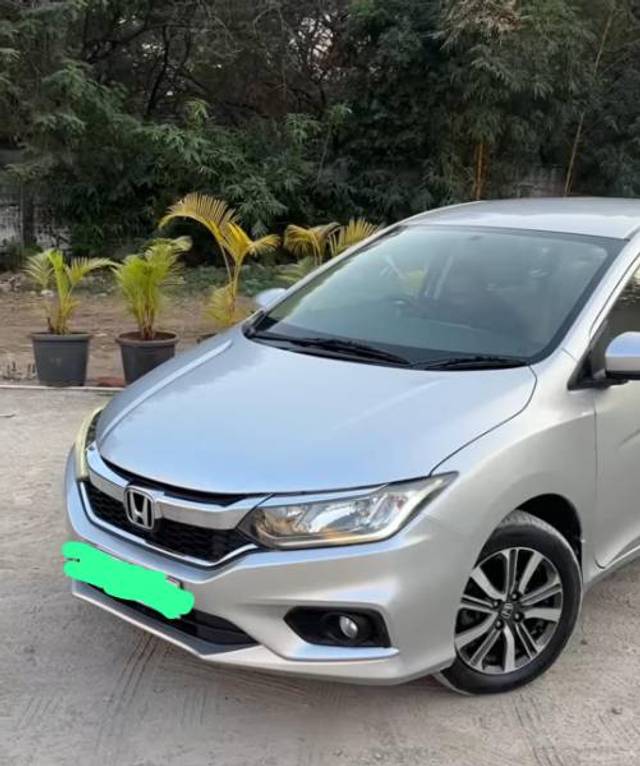 https://images10.gaadi.com/usedgaadi-sellcar/UsedCar/b660388a-3ae0-47fd-b677-e14fa3f67c99/58553ca7-3a8c-4070-b70a-1d30ae06f6e7.jpg?imwidth=6400