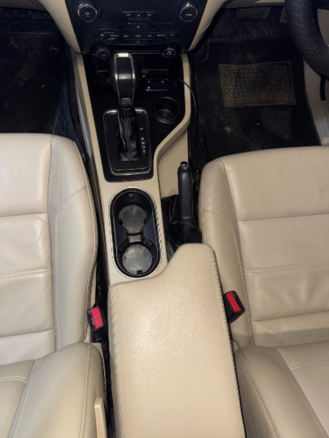 Second-hand 2021 Ford Endeavour Titanium Plus 4X2 AT for sale in Kanpur-8