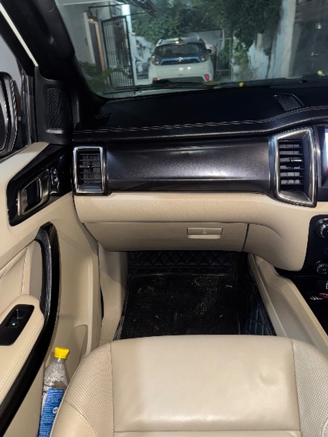 Second-hand 2021 Ford Endeavour Titanium Plus 4X2 AT for sale in Kanpur-12
