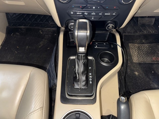 Second-hand 2021 Ford Endeavour Titanium Plus 4X2 AT for sale in Kanpur-14