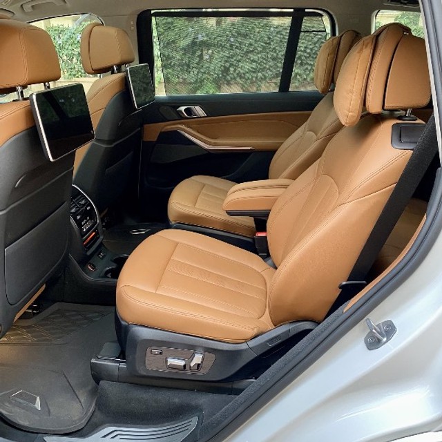 Second-hand 2022 BMW X7 xDrive30d DPE Signature for sale in Mumbai-14