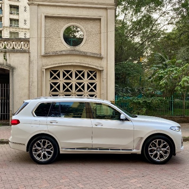 Second-hand 2022 BMW X7 xDrive30d DPE Signature for sale in Mumbai-1
