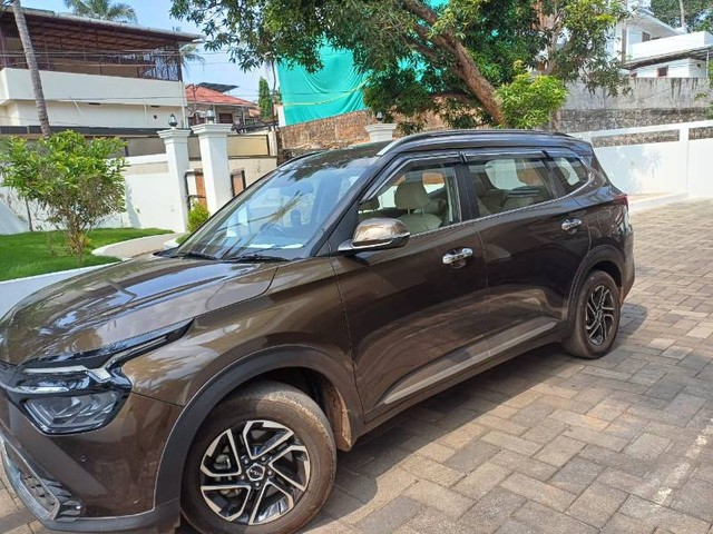 Second-hand 2022 Kia Carens Luxury Plus Diesel AT 6 STR BSVI for sale in Kannur-3