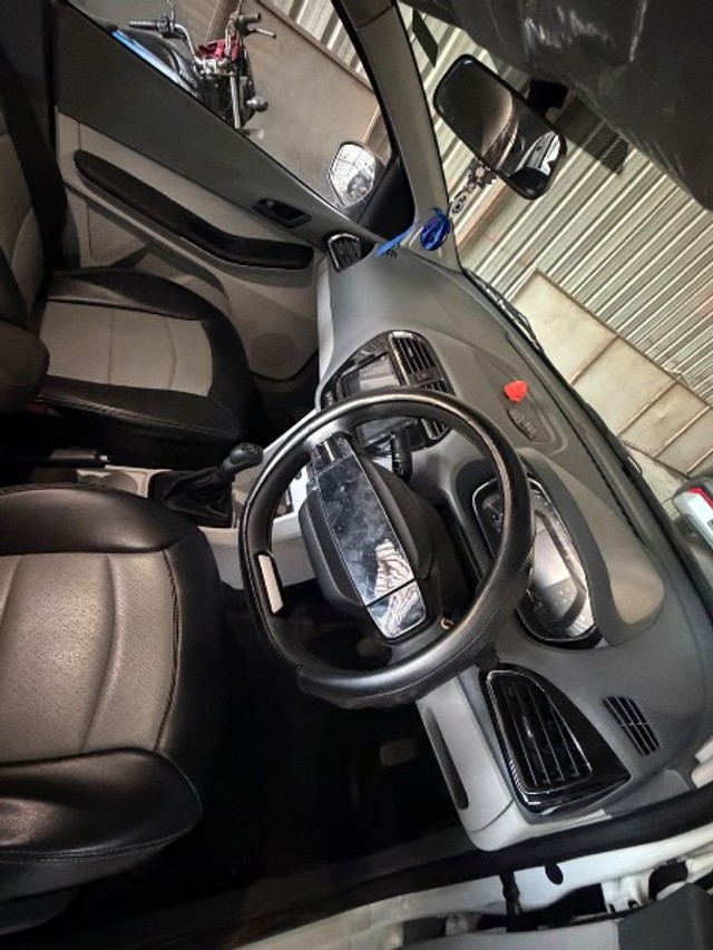 Second-hand 2025 Tata Tiago XT CNG for sale in Neemuch-6