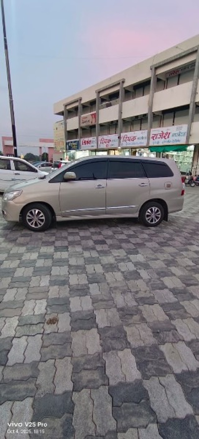 Toyota Innova 2.5 G (Diesel) 7 Seater BS IV Second-hand 2016 Toyota Innova 2.5 G (Diesel) 7 Seater BS IV for sale in Akola-4
