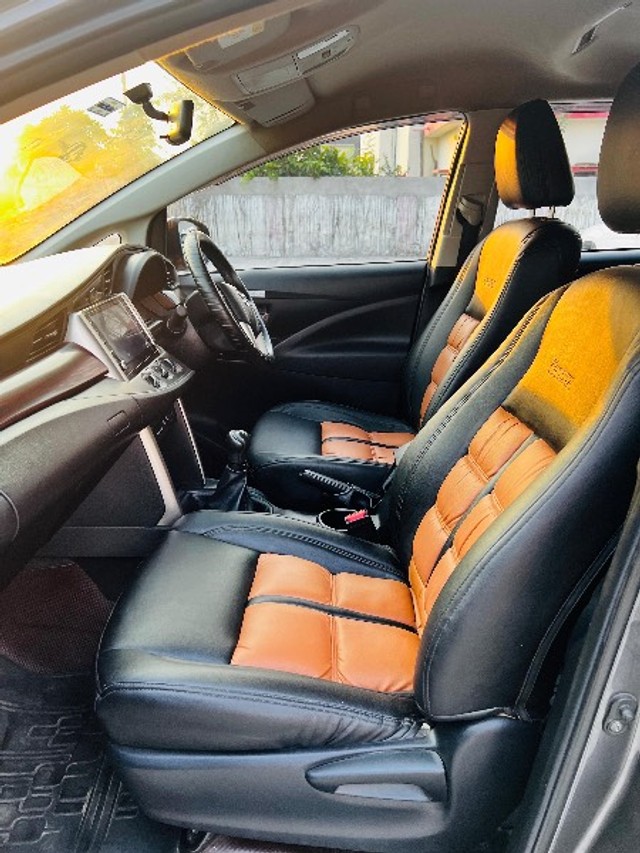 Second-hand 2022 Toyota Innova Crysta 2.4 G 7 STR for sale in Lucknow-6