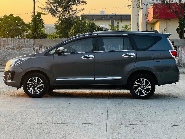 Second-hand 2022 Toyota Innova Crysta 2.4 G 7 STR for sale in Lucknow-1