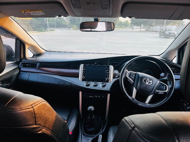 Second-hand 2022 Toyota Innova Crysta 2.4 G 7 STR for sale in Lucknow-9