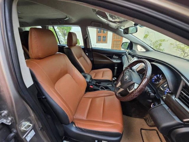 Second-hand 2021 Toyota Innova Crysta 2.4 ZX 7 STR AT for sale in Lucknow-3