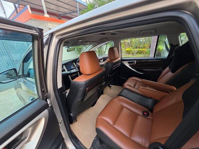 Second-hand 2021 Toyota Innova Crysta 2.4 ZX 7 STR AT for sale in Lucknow-2