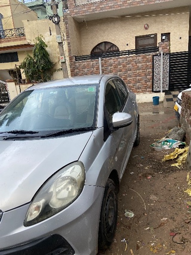 Honda Amaze Anniversary Edition Second-hand 2015 Honda Amaze Anniversary Edition for sale in Zirakpur-4