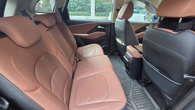 Second-hand 2024 MG Hector Plus Savvy Pro CVT 7 Str 2023-2025 for sale in Mumbai-3