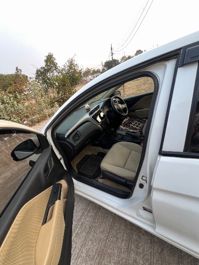 Second-hand 2014 Honda City i DTEC E for sale in Raisen-12