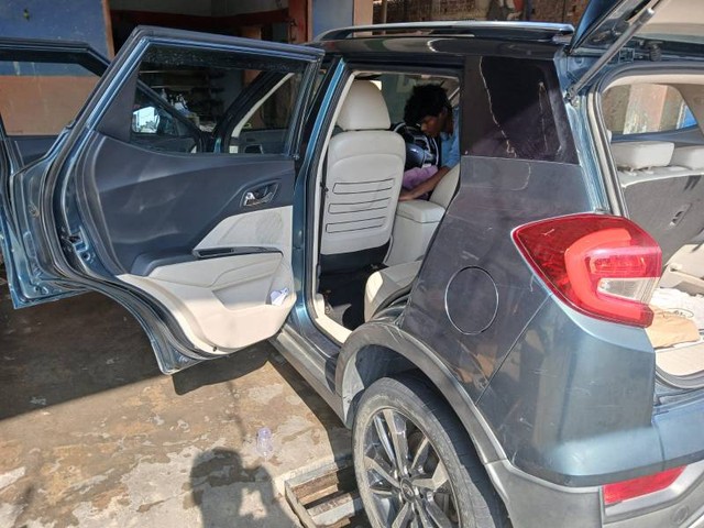 Second-hand 2019 Mahindra XUV300 W8 Option Diesel BSIV for sale in Garhwa-2