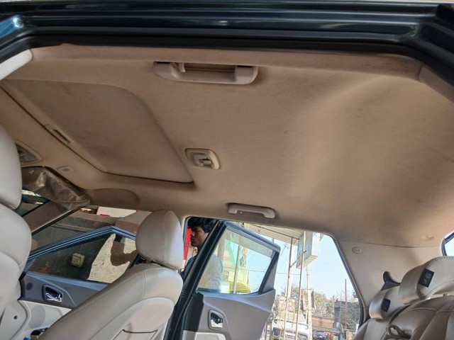 Second-hand 2019 Mahindra XUV300 W8 Option Diesel BSIV for sale in Garhwa-6