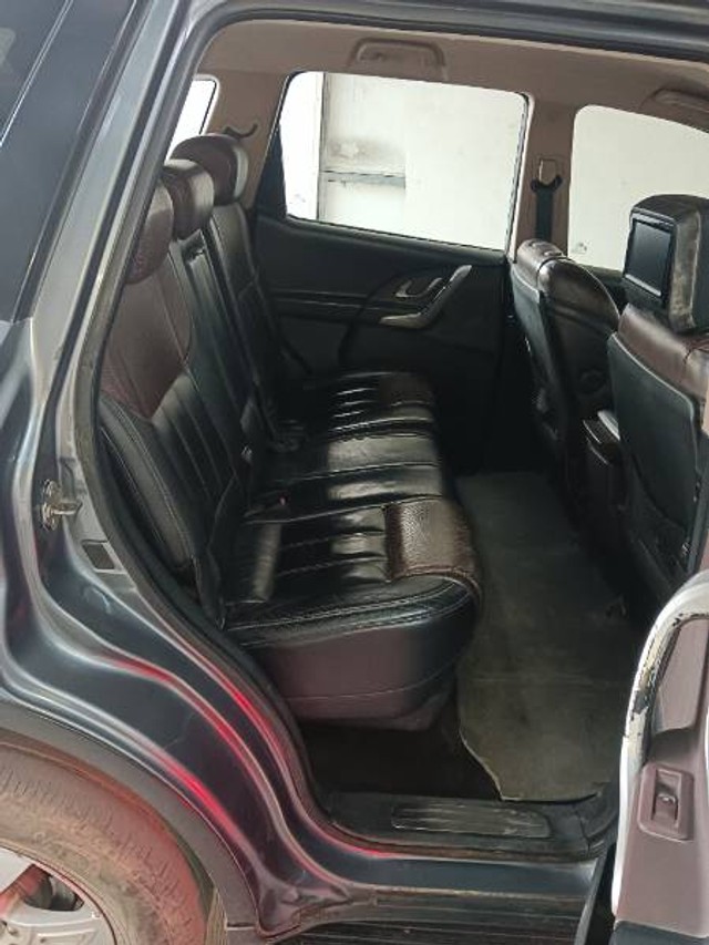 Mahindra XUV500 W6 2WD Second-hand 2012 Mahindra XUV500 W6 2WD for sale in Behror-4