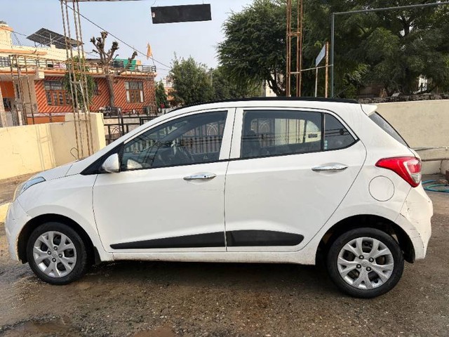 Second-hand 2014 Hyundai Grand i10 Sportz for sale in Nagaur-1
