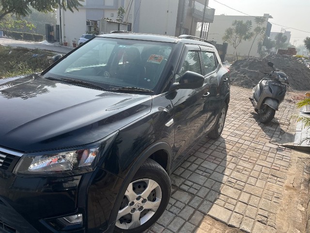 Second-hand 2023 Mahindra XUV300 W6 Diesel Sunroof NT BSVI for sale in Kurukshetra-4